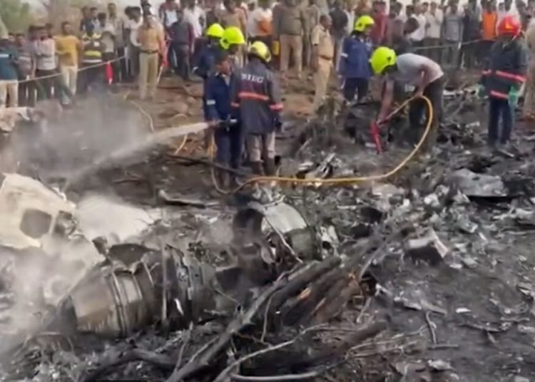 Tragedie în India: Lider important, victimă a unui accident aviatic Tragedie în India: Lider important, victimă a unui accident aviatic