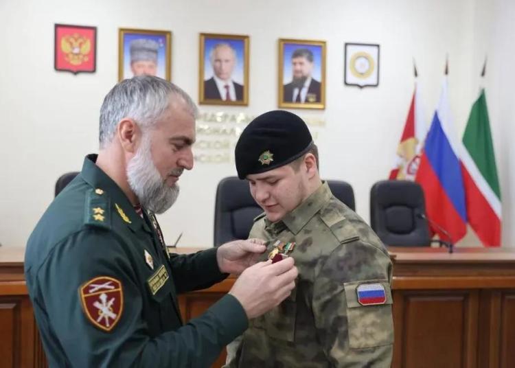 Fiul lui Ramzan Kadîrov, în stare gravă după un accident în Groznîi Fiul lui Ramzan Kadîrov, în stare gravă după un accident în Groznîi