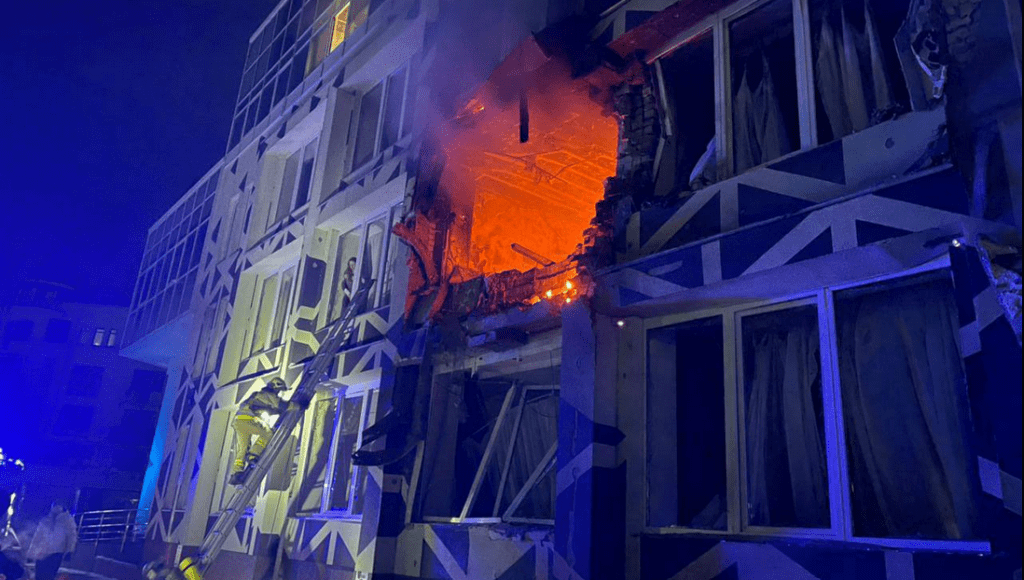 Atac cu drone la Kiev: două victime și un centru medical distrus! Atac cu drone la Kiev: două victime și un centru medical distrus!