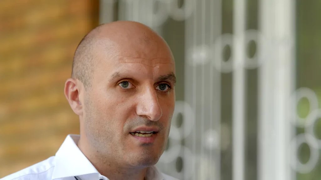 Fostul șef ELCEN, Claudiu Crețu, își cere locul în companie! Reacția conducerii Fostul șef ELCEN, Claudiu Crețu, își cere locul în companie! Reacția conducerii