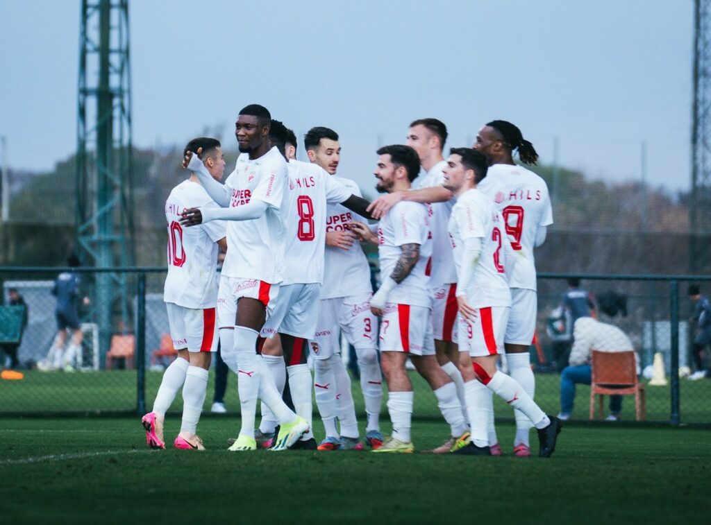 Dinamo învinge Young Boys Berna cu 2-0 într-un amical captivant! Dinamo învinge Young Boys Berna cu 2-0 într-un amical captivant!