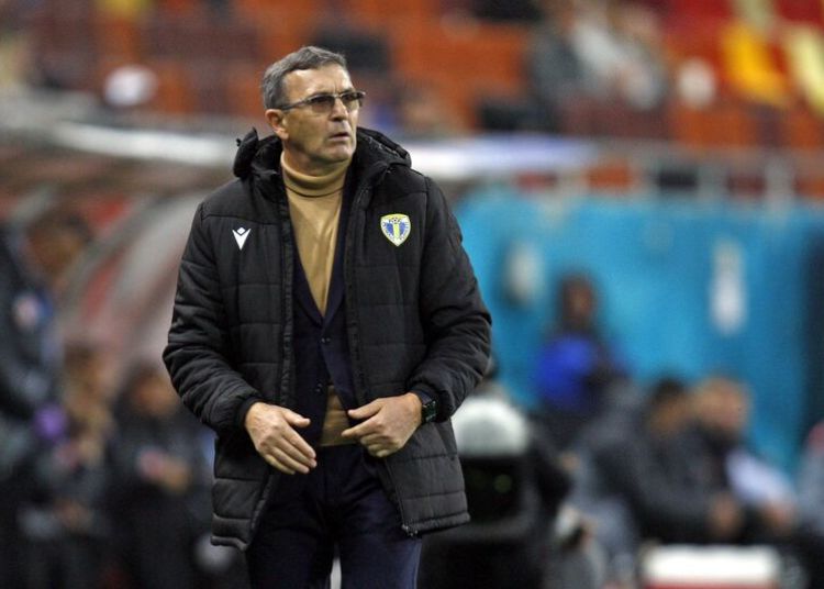 Superliga: Petrolul și Universitatea Craiova se duelează luni! Superliga: Petrolul și Universitatea Craiova se duelează luni!