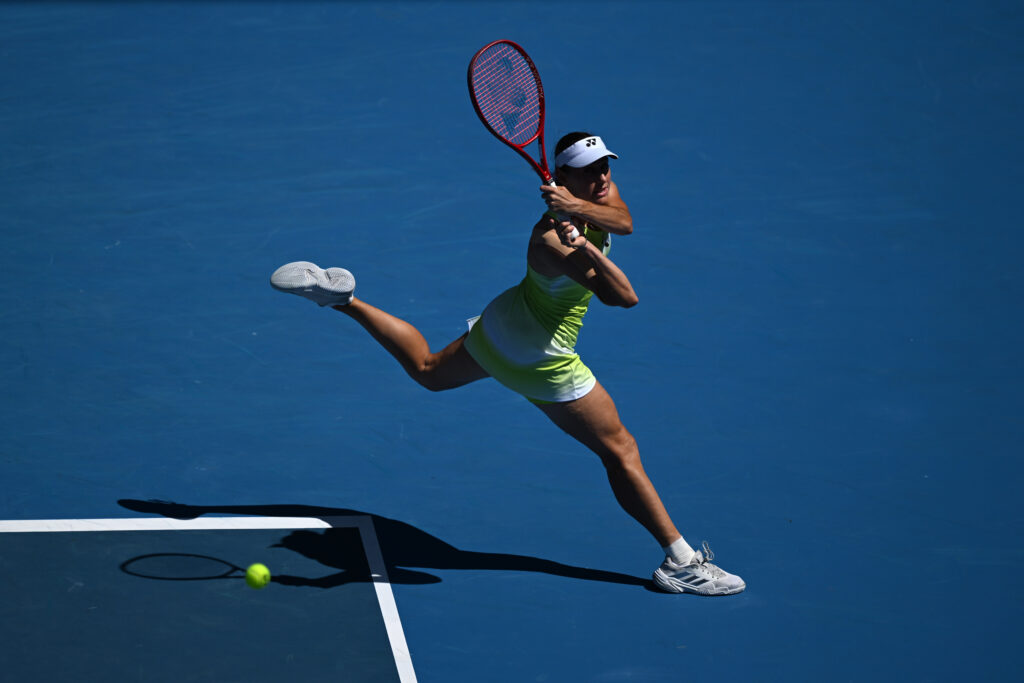 Elena Rybakina domină meciul cu Elise Mertens și avansează în sferturi! Elena Rybakina domină meciul cu Elise Mertens și avansează în sferturi!
