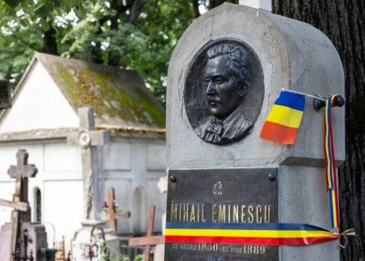 Sub lumina lui Eminescu: un omagiu durabil culturii române Sub lumina lui Eminescu: un omagiu durabil culturii române