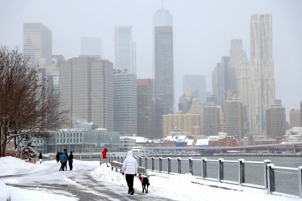 Furtuni de zăpadă și îngheț: SUA se confruntă cu vreme extremă! Furtuni de zăpadă și îngheț: SUA se confruntă cu vreme extremă!