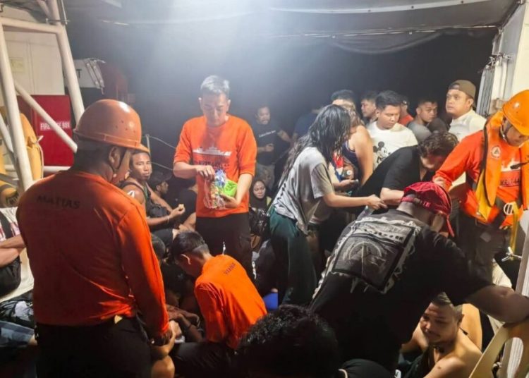 Tragedie în Filipine: Feribot scufundat, 15 morți și zeci dispăruți! Tragedie în Filipine: Feribot scufundat, 15 morți și zeci dispăruți!