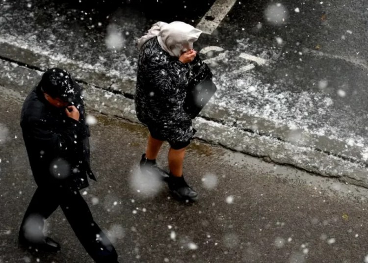București sub zăpadă: 15 cm de ninsoare și -10 grade! București sub zăpadă: 15 cm de ninsoare și -10 grade!