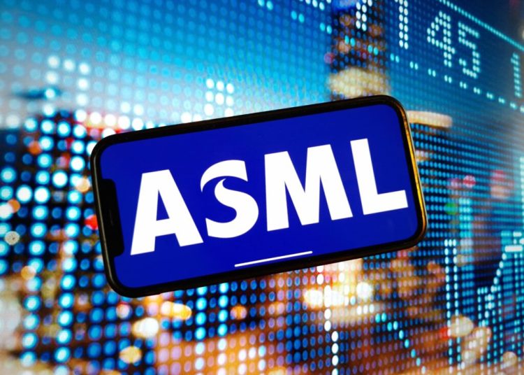 ASML atinge 500 miliarde de dolari: Acțiuni în ascensiune după TSMC! ASML atinge 500 miliarde de dolari: Acțiuni în ascensiune după TSMC!
