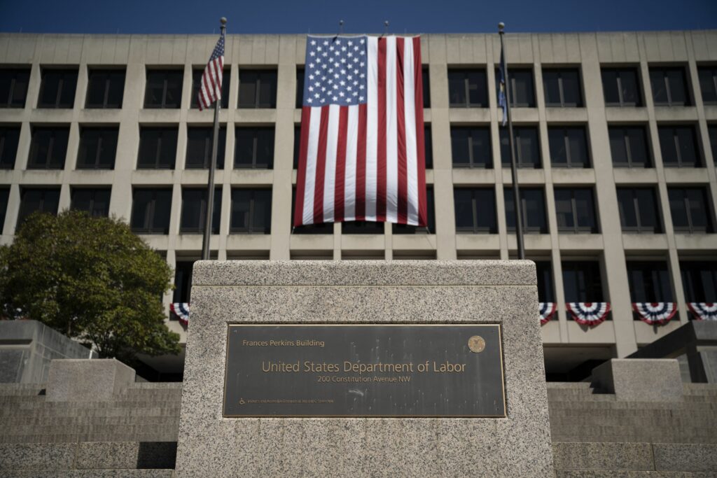 Critici pentru Departamentul Muncii din SUA: Postare cu ecouri naziste Critici pentru Departamentul Muncii din SUA: Postare cu ecouri naziste