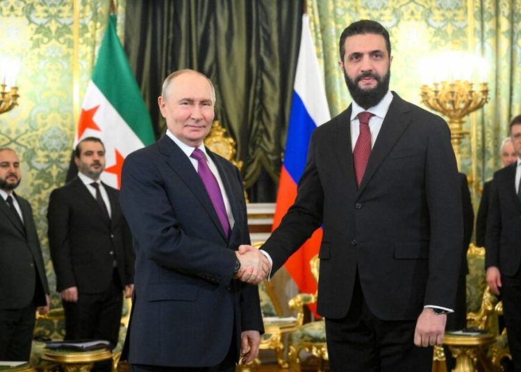 Putin întâmpină liderul interimar al Siriei în Moscova! Putin întâmpină liderul interimar al Siriei în Moscova!