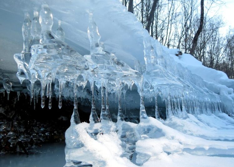 Eroism sau imprudență? Bărbat din Mureș salvează câinele și cade sub gheață! Eroism sau imprudență? Bărbat din Mureș salvează câinele și cade sub gheață!