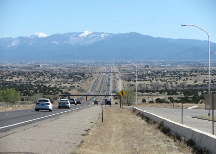 „2 ani pe cea mai lungă șosea din lume: provocarea care l-a marcat!” „2 ani pe cea mai lungă șosea din lume: provocarea care l-a marcat!”