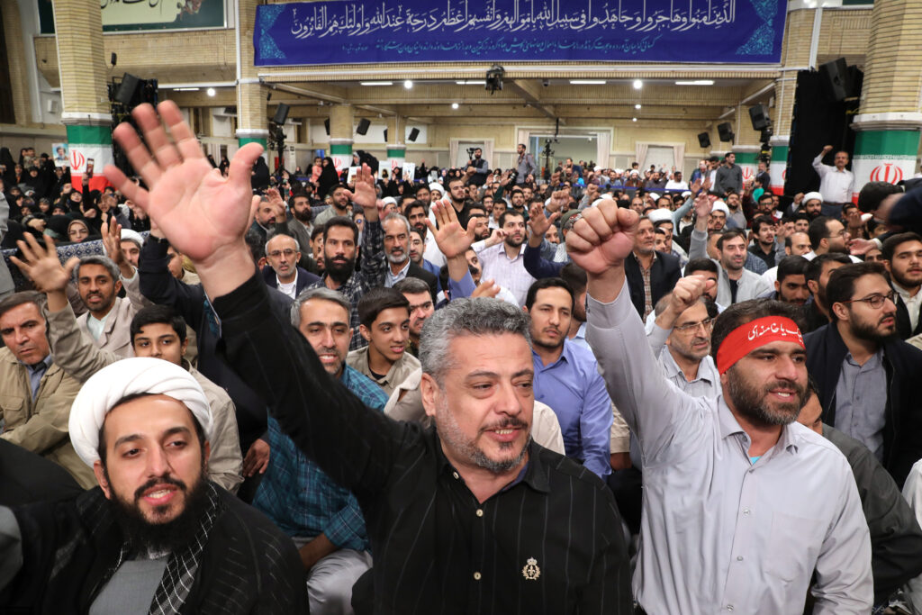 Patru vieți curmate în protestele violente din Iran: Detalii șocante! Patru vieți curmate în protestele violente din Iran: Detalii șocante!