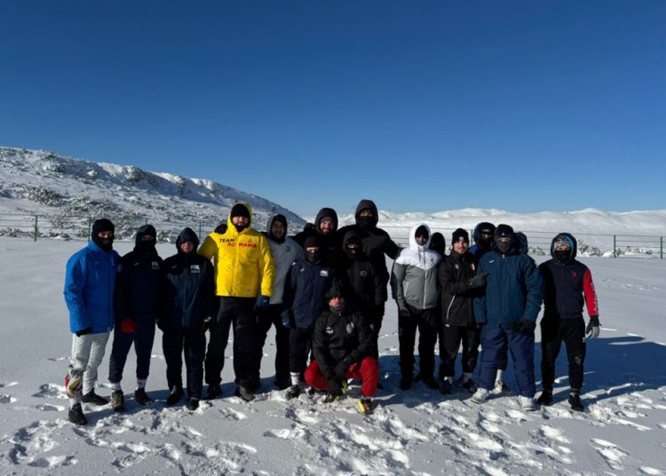 Luptătorii români de greco-romane, antrenamente epice în zăpadă! Luptătorii români de greco-romane, antrenamente epice în zăpadă!