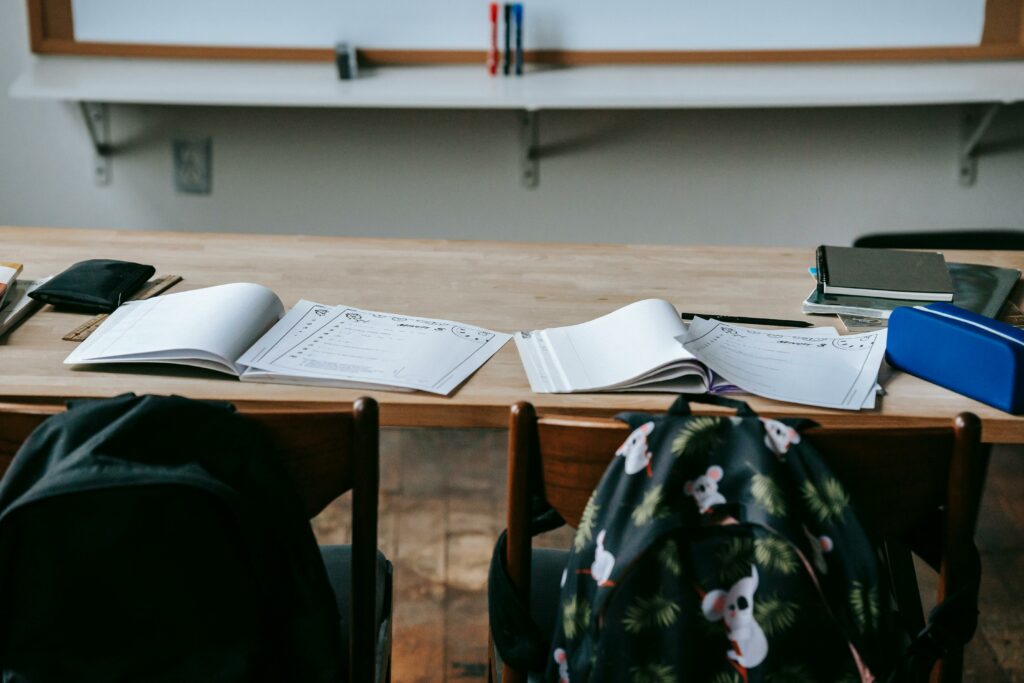 Studenții din Grecia: Numărul a scăzut dramatic la jumătate! Studenții din Grecia: Numărul a scăzut dramatic la jumătate!