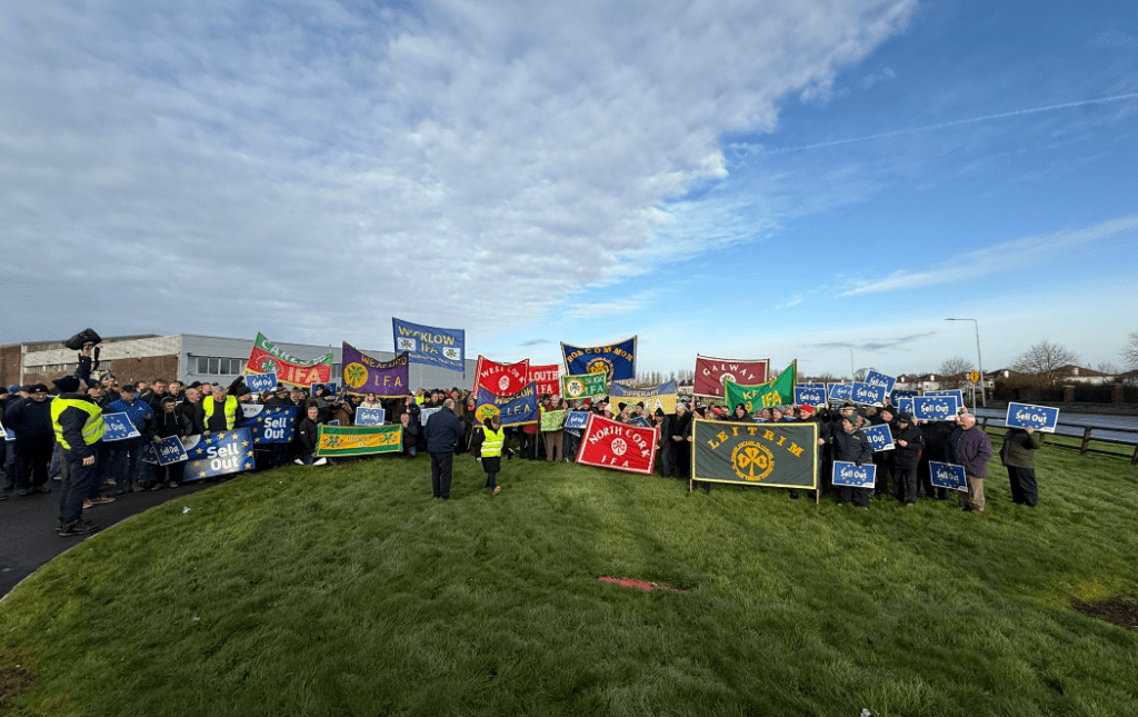 Proteste masive în Irlanda: Fermierii contestă acordul UE-Mercosur! Proteste masive în Irlanda: Fermierii contestă acordul UE-Mercosur!