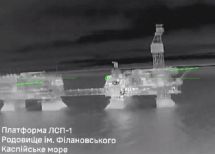 Ucraina atacă platforme petroliere rusești în Marea Caspică! Ucraina atacă platforme petroliere rusești în Marea Caspică!