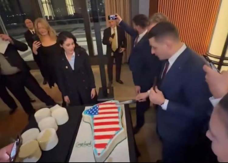 Bolojan dezvăluie: Cum a reacționat la tortul în formă de Groenlanda! Bolojan dezvăluie: Cum a reacționat la tortul în formă de Groenlanda!