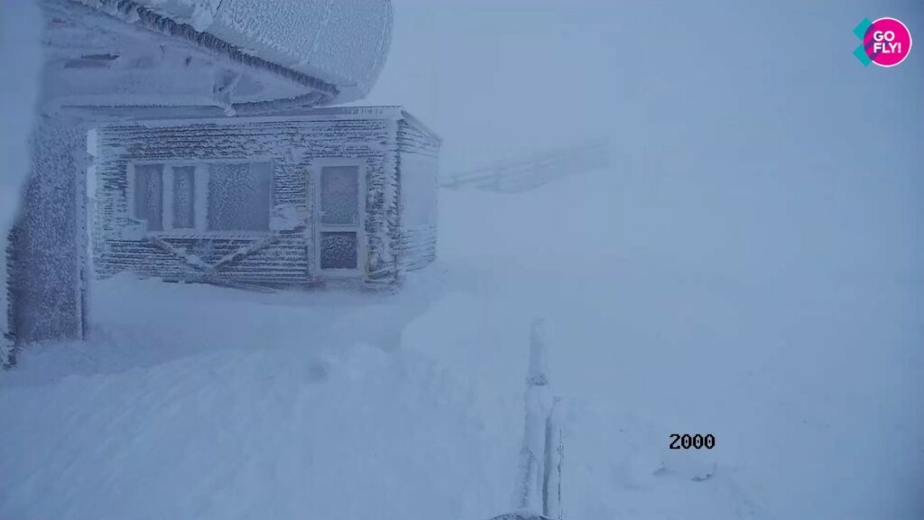 Ploaia și ceața pun bețe în roate schiorilor din Sinaia și Poiana Brașov Ploaia și ceața pun bețe în roate schiorilor din Sinaia și Poiana Brașov