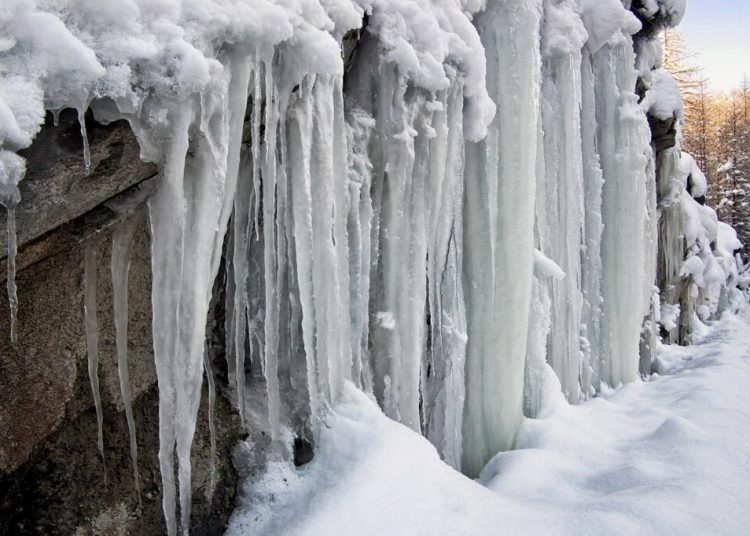 Vreme rece și ninsori: Meteorologii prelungesc avertizările! Vreme rece și ninsori: Meteorologii prelungesc avertizările!