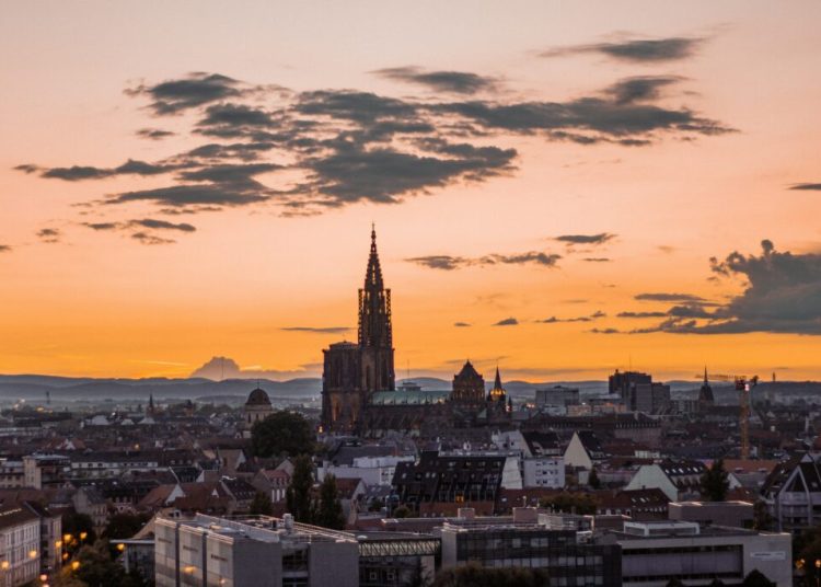 Descoperă orașul european cu o catedrală mai splendidă decât Notre-Dame! Descoperă orașul european cu o catedrală mai splendidă decât Notre-Dame!
