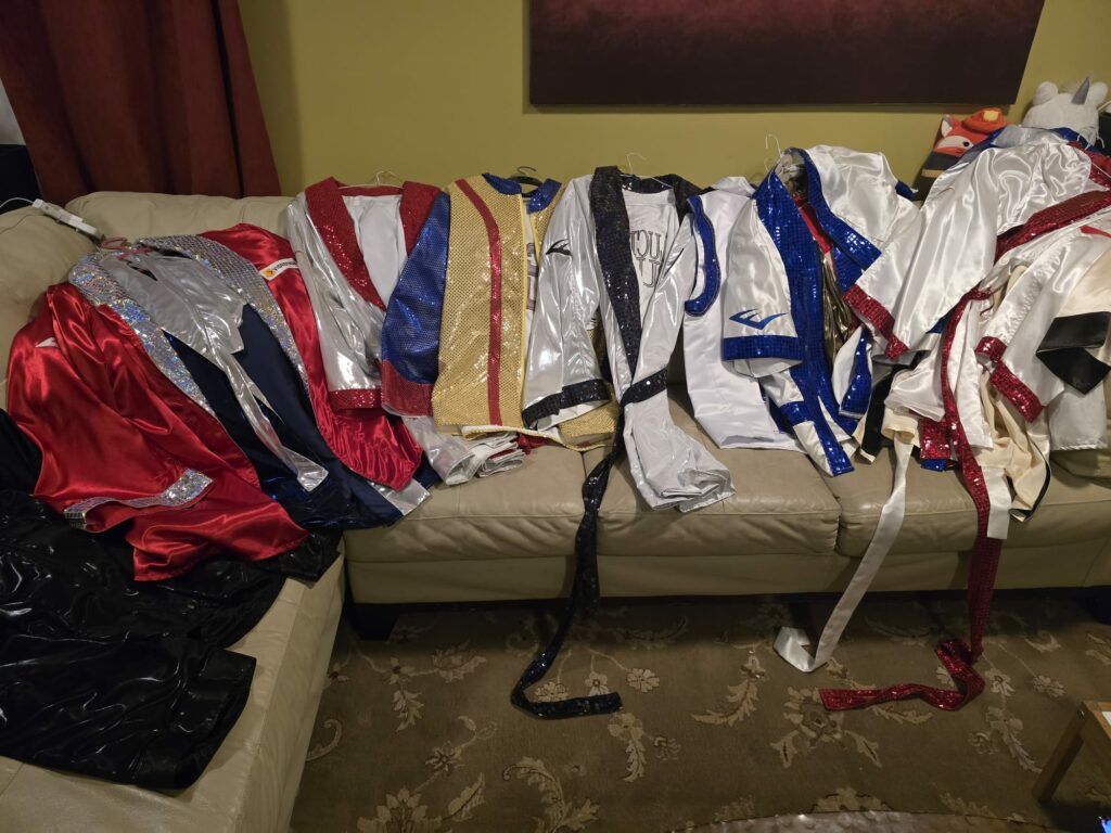 Debutul lui Lucian Bute: Povestea culorilor alb și negru! Debutul lui Lucian Bute: Povestea culorilor alb și negru!