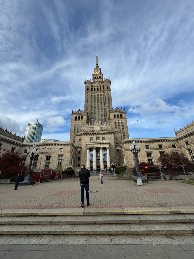 Polonia solicită despăgubiri Rusiei pentru atrocitățile din era URSS Polonia solicită despăgubiri Rusiei pentru atrocitățile din era URSS