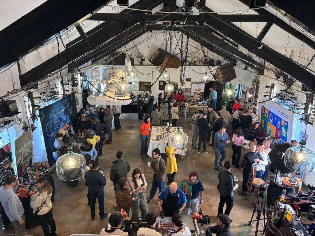 „Mica Unire pe farfurie: Un meniu de uniune națională delicioasă” „Mica Unire pe farfurie: Un meniu de uniune națională delicioasă”