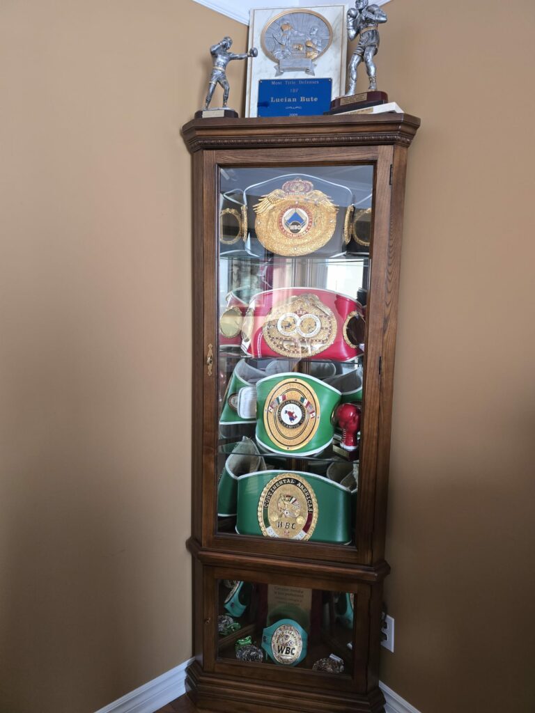 Lucian Bute va deschide o sală de box purtându-i numele! Lucian Bute va deschide o sală de box purtându-i numele!