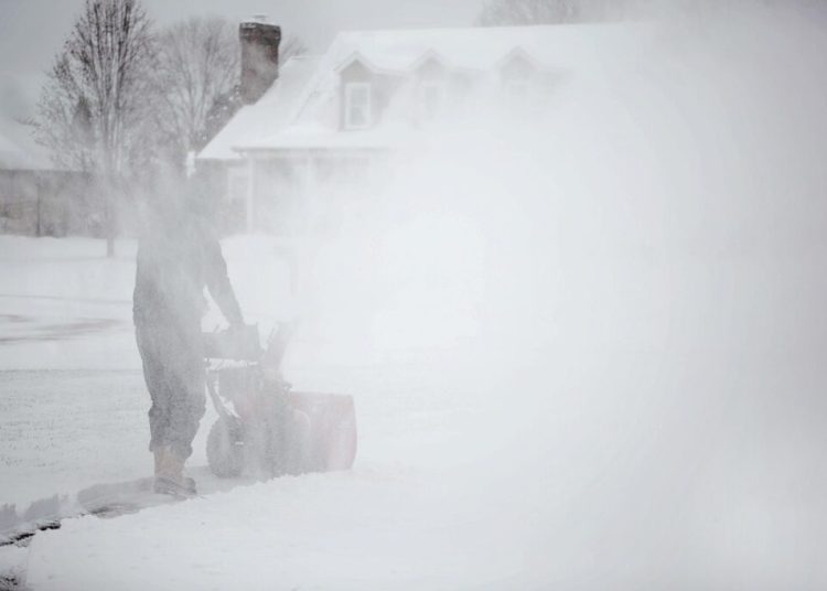 Urmările devastatoare ale zăpezii și poleiului: accidente și haos în Europa Urmările devastatoare ale zăpezii și poleiului: accidente și haos în Europa