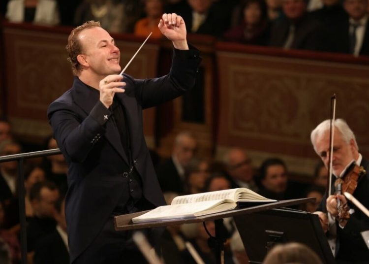 Controversa Yannick Nézet-Séguin: De ce unii îl contestă pe dirijor? Controversa Yannick Nézet-Séguin: De ce unii îl contestă pe dirijor?