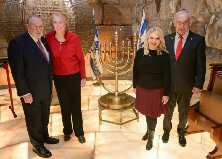 Guvernul Netanyahu sub lupă: Fotografii oficiale manipulate cu Photoshop! Guvernul Netanyahu sub lupă: Fotografii oficiale manipulate cu Photoshop!