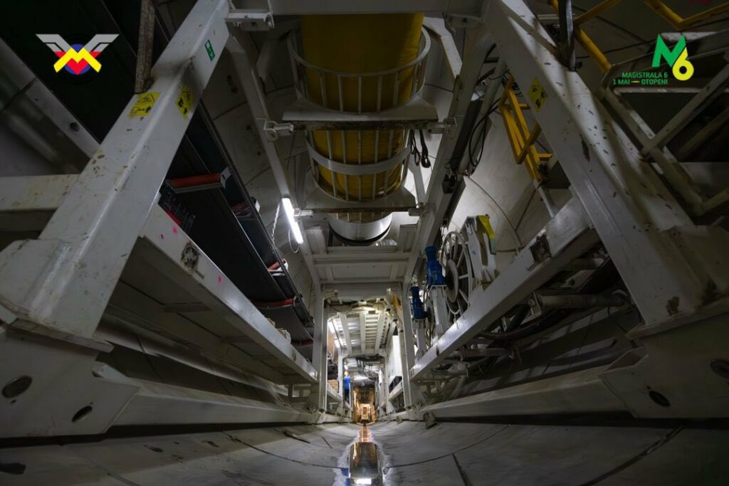 Scutul de forare „Sfânta Maria” a aterizat la Gara Băneasa! Scutul de forare „Sfânta Maria” a aterizat la Gara Băneasa!