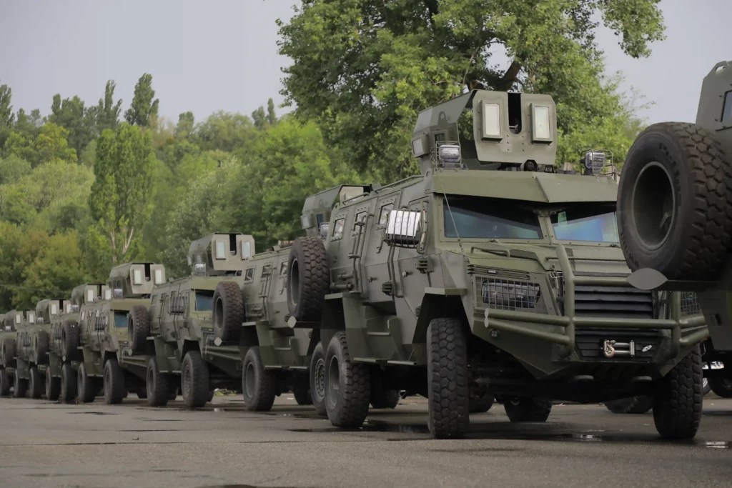 Ucraina primește 400+ vehicule blindate locale într-o lună! Ucraina primește 400+ vehicule blindate locale într-o lună!