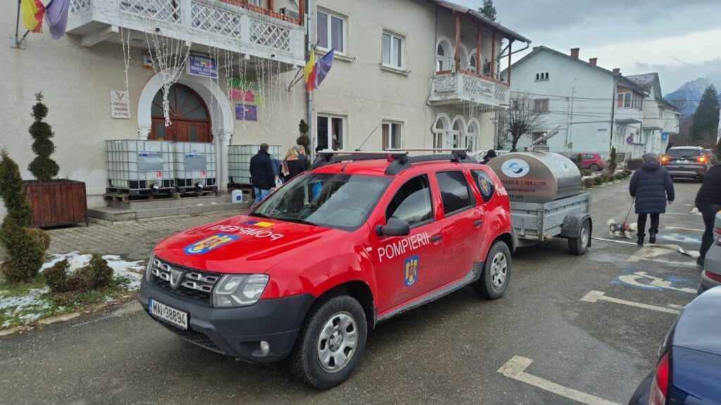 Brașov: 11.000 de locuitori rămân fără apă potabilă din cauza unui accident ecologic! Brașov: 11.000 de locuitori rămân fără apă potabilă din cauza unui accident ecologic!