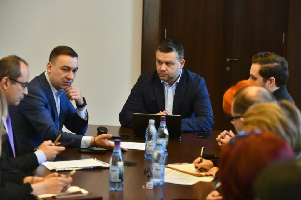 Bogdan Ivan dezvăluie soluția revoluționară pentru căldura din Capitală! Bogdan Ivan dezvăluie soluția revoluționară pentru căldura din Capitală!