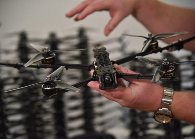 Franța intră în era dronelor kamikaze cu o comandă istorică! Franța intră în era dronelor kamikaze cu o comandă istorică!