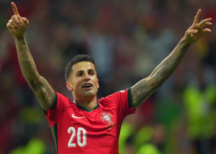 Barcelona aduce un star: Joao Cancelo împrumutat de la Al-Hilal! Barcelona aduce un star: Joao Cancelo împrumutat de la Al-Hilal!