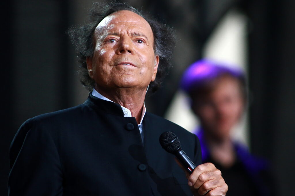 Julio Iglesias, liber de acuzațiile de agresiune sexuală în Spania! Julio Iglesias, liber de acuzațiile de agresiune sexuală în Spania!
