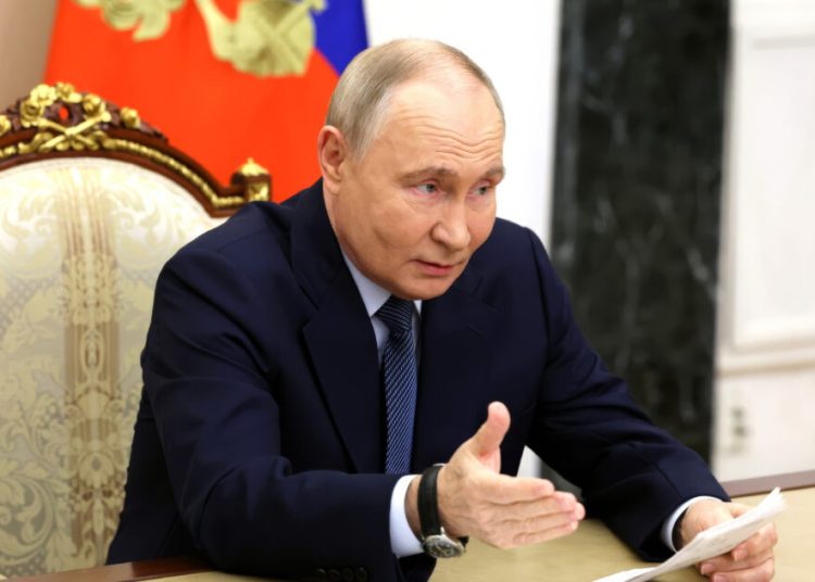 Rusia lansează racheta hipersonică Oreshnik în Ucraina după atacul asupra lui Putin Rusia lansează racheta hipersonică Oreshnik în Ucraina după atacul asupra lui Putin