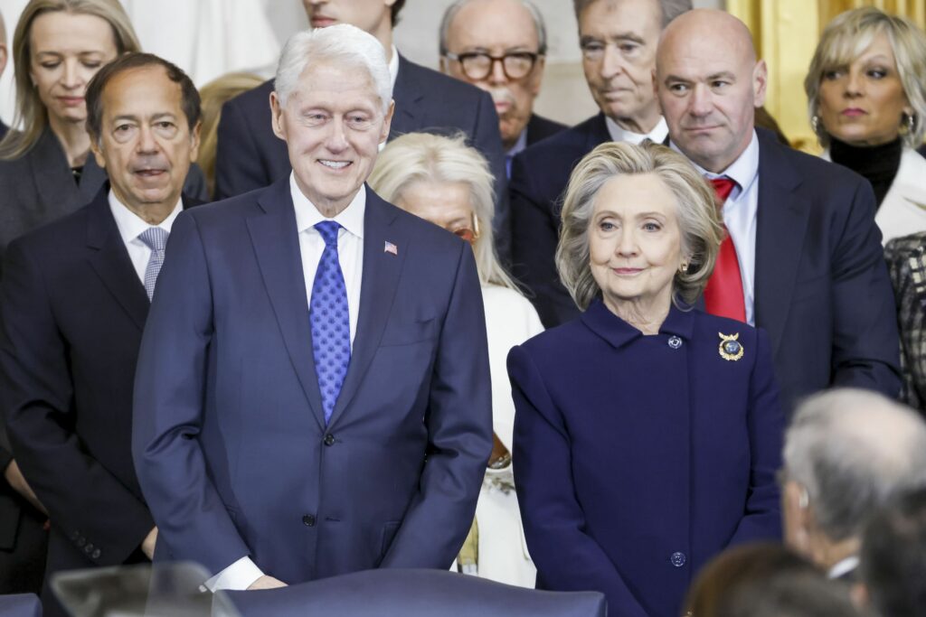 Bill Clinton evită audierile Congresului în scandalul Epstein! Bill Clinton evită audierile Congresului în scandalul Epstein!