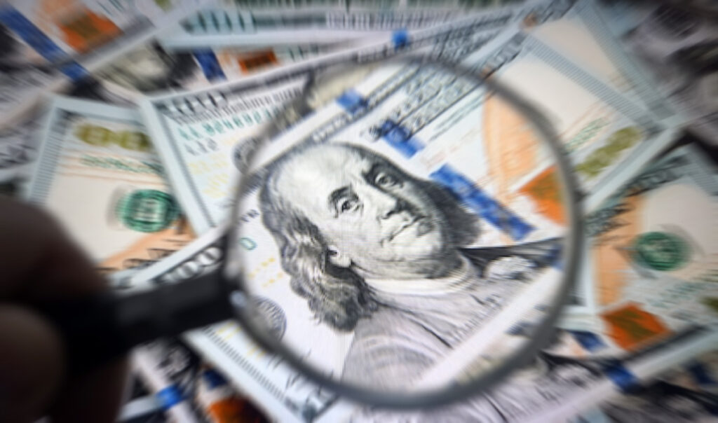 Dolarul scade față de leu, dar fostul ministru are rezerve! Dolarul scade față de leu, dar fostul ministru are rezerve!