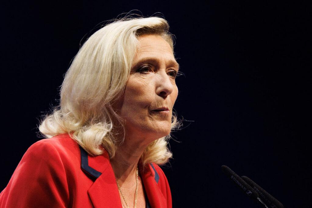 Le Pen respinge acuzațiile de deturnare a fondurilor UE: „Fără sistem!” Le Pen respinge acuzațiile de deturnare a fondurilor UE: „Fără sistem!”