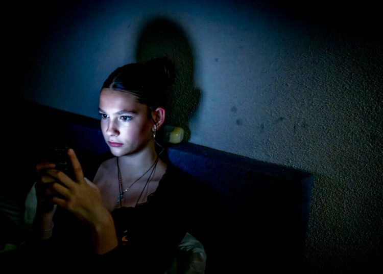 Franța ia măsuri rapide: rețele sociale interzise pentru copiii sub 15 ani! Franța ia măsuri rapide: rețele sociale interzise pentru copiii sub 15 ani!