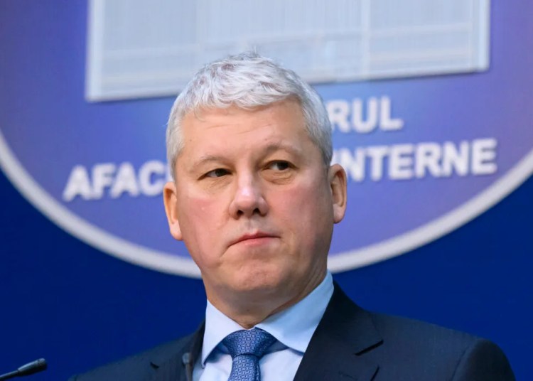 Iarnă pe drumuri: Predoiu anunță măsuri stricte pentru siguranță! Iarnă pe drumuri: Predoiu anunță măsuri stricte pentru siguranță!