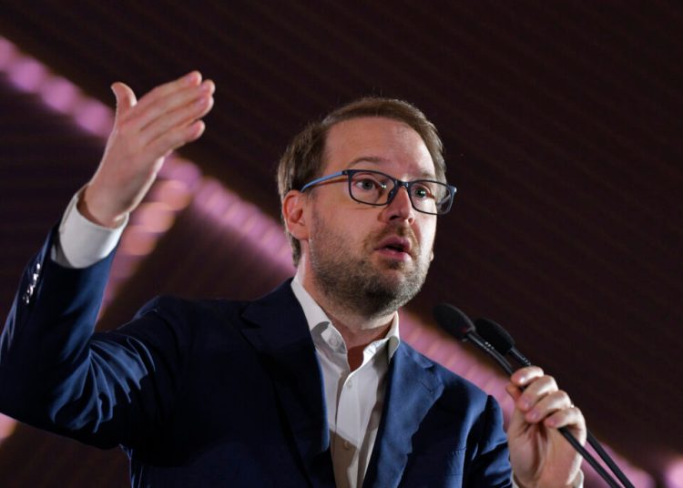 Dominic Fritz: Bugetul 2026 va stopa risipa și va privatiza companiile de stat! Dominic Fritz: Bugetul 2026 va stopa risipa și va privatiza companiile de stat!