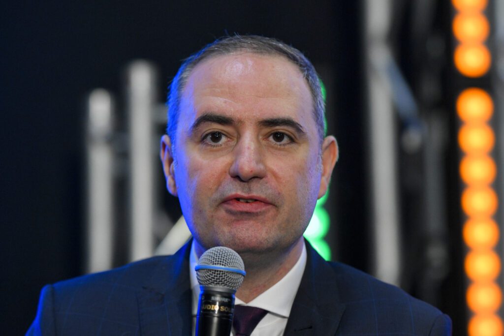 Miliarde de lei pentru firme: Statul își reglează datoriile! Miliarde de lei pentru firme: Statul își reglează datoriile!