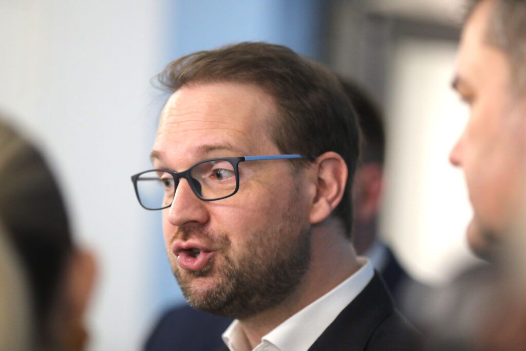 Dominic Fritz: „Impozitele sunt decizii necesare, nu flori!” Dominic Fritz: „Impozitele sunt decizii necesare, nu flori!”