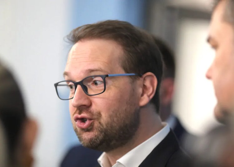 Dominic Fritz: „Impozitele sunt decizii necesare, nu flori!” Dominic Fritz: „Impozitele sunt decizii necesare, nu flori!”