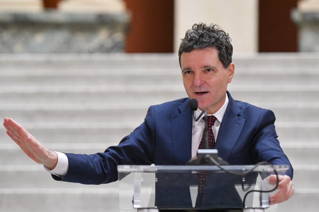 Nicușor Dan: Pensiile magistraților și contestația CCR într-o singură zi! Nicușor Dan: Pensiile magistraților și contestația CCR într-o singură zi!